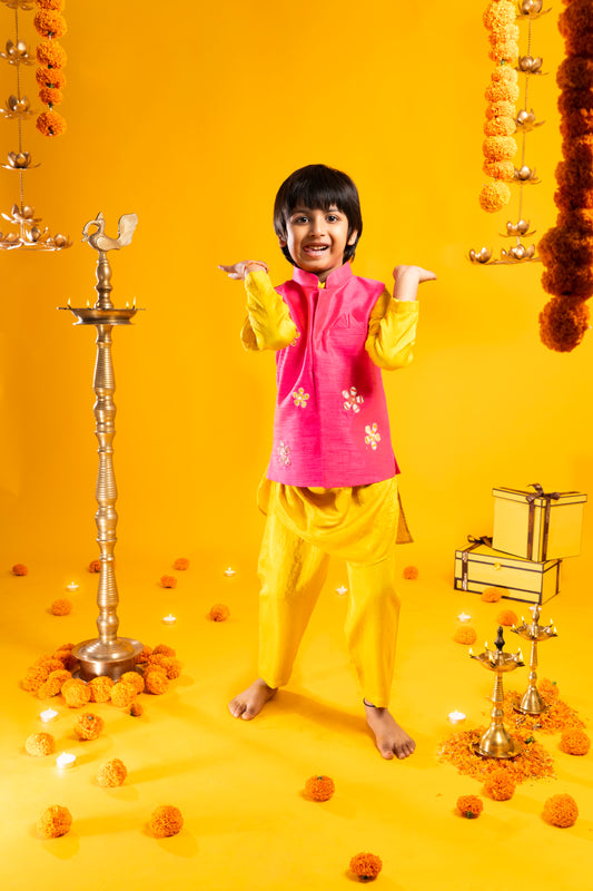 Jagmag Phool Jacket Kurta Set