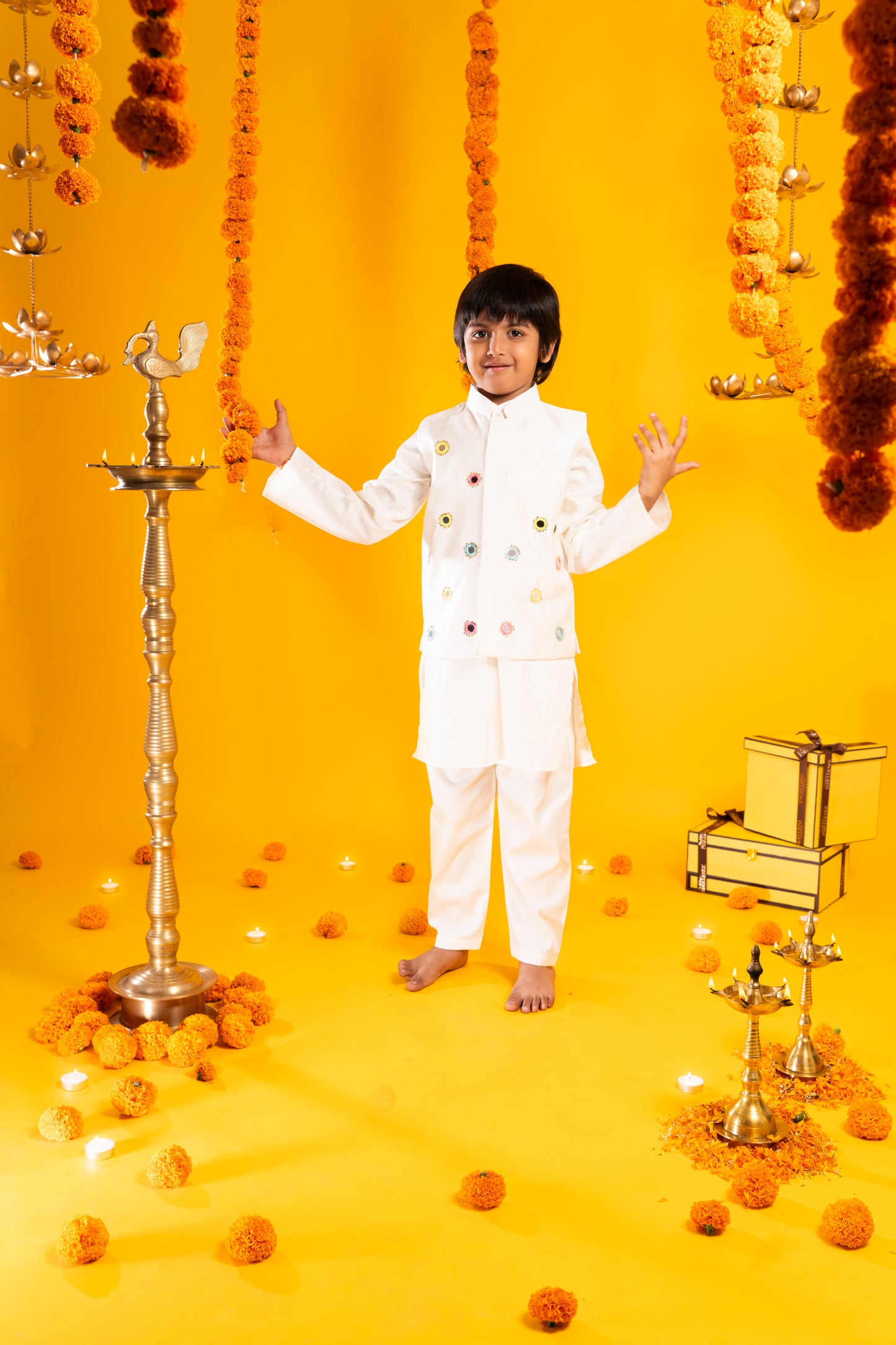 Jagmag Sitare Bandi Jacket Kurta Set For Boys